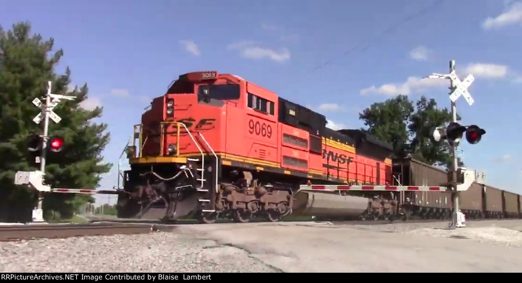 BNSF 9069